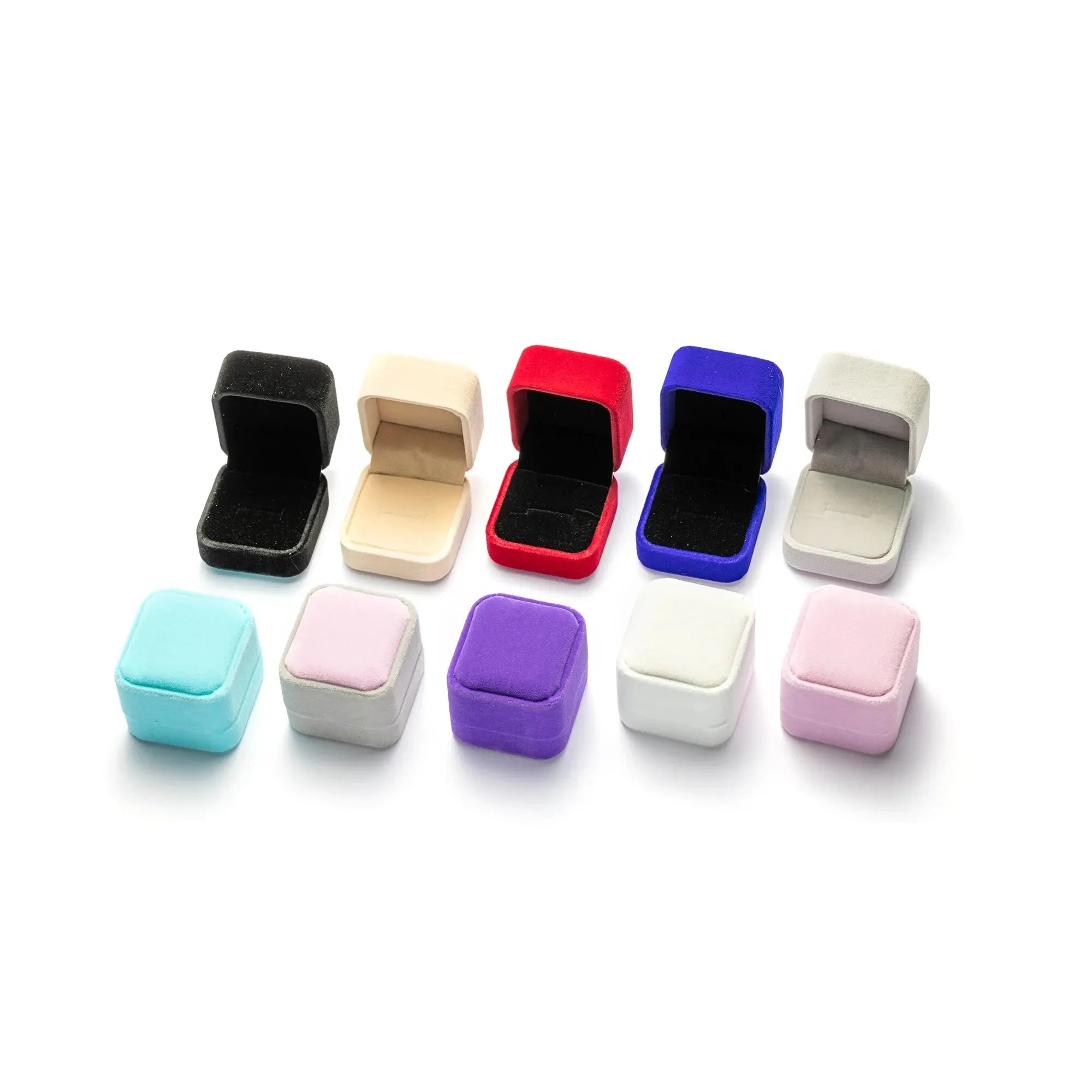 Écrin à bague en velours.